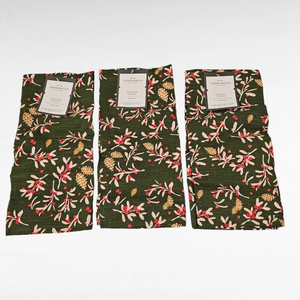 Threshold 3 Pack Cotton Kitchen Towel Green With Winter Berries Kitchen Decor